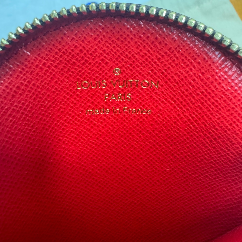Louis Vuitton Christmas 2020 Vivienne Monogram Round Coin Purse - Full Set - Picture 6 of 9